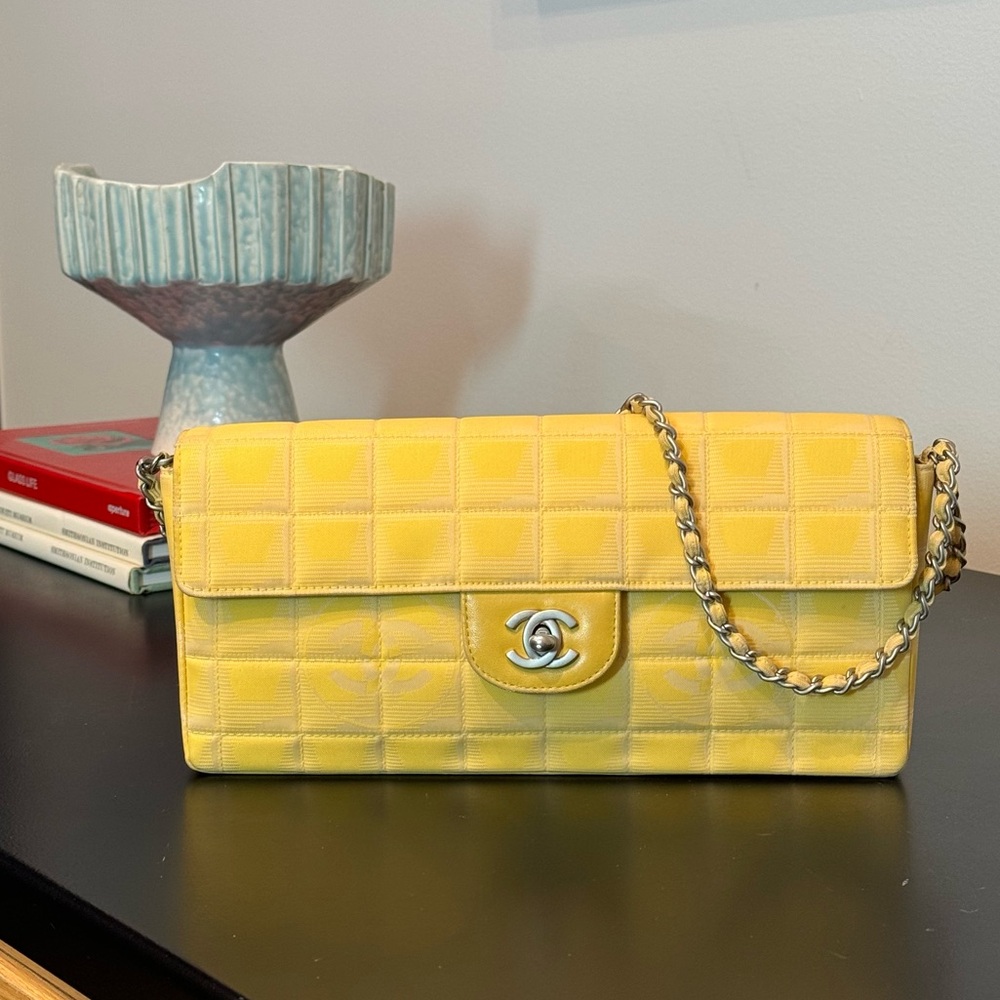 Chanel Travel Ligne E/W Flap Bag in Great Condition